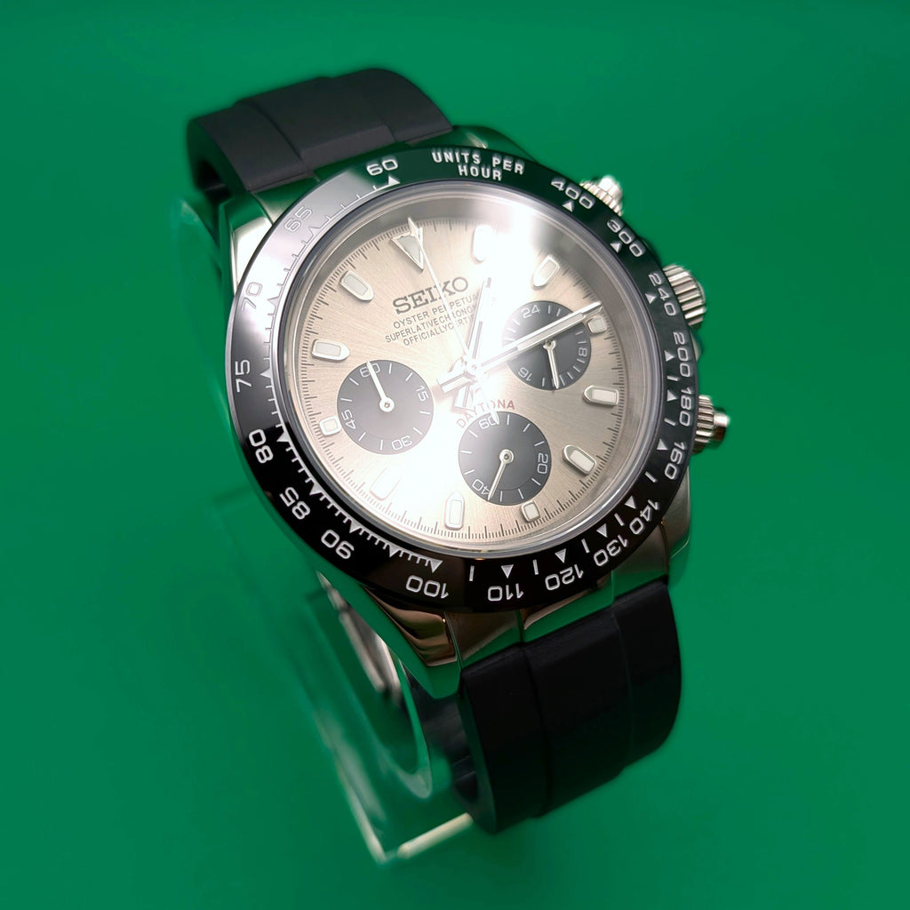 Silver Dial & Black Bezel | Oysterflex Strap | Seiko VK63 Movement