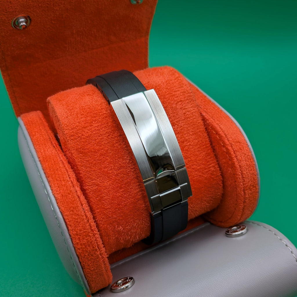 Silver Dial & Black Bezel | Oysterflex Strap | Seiko VK63 Movement