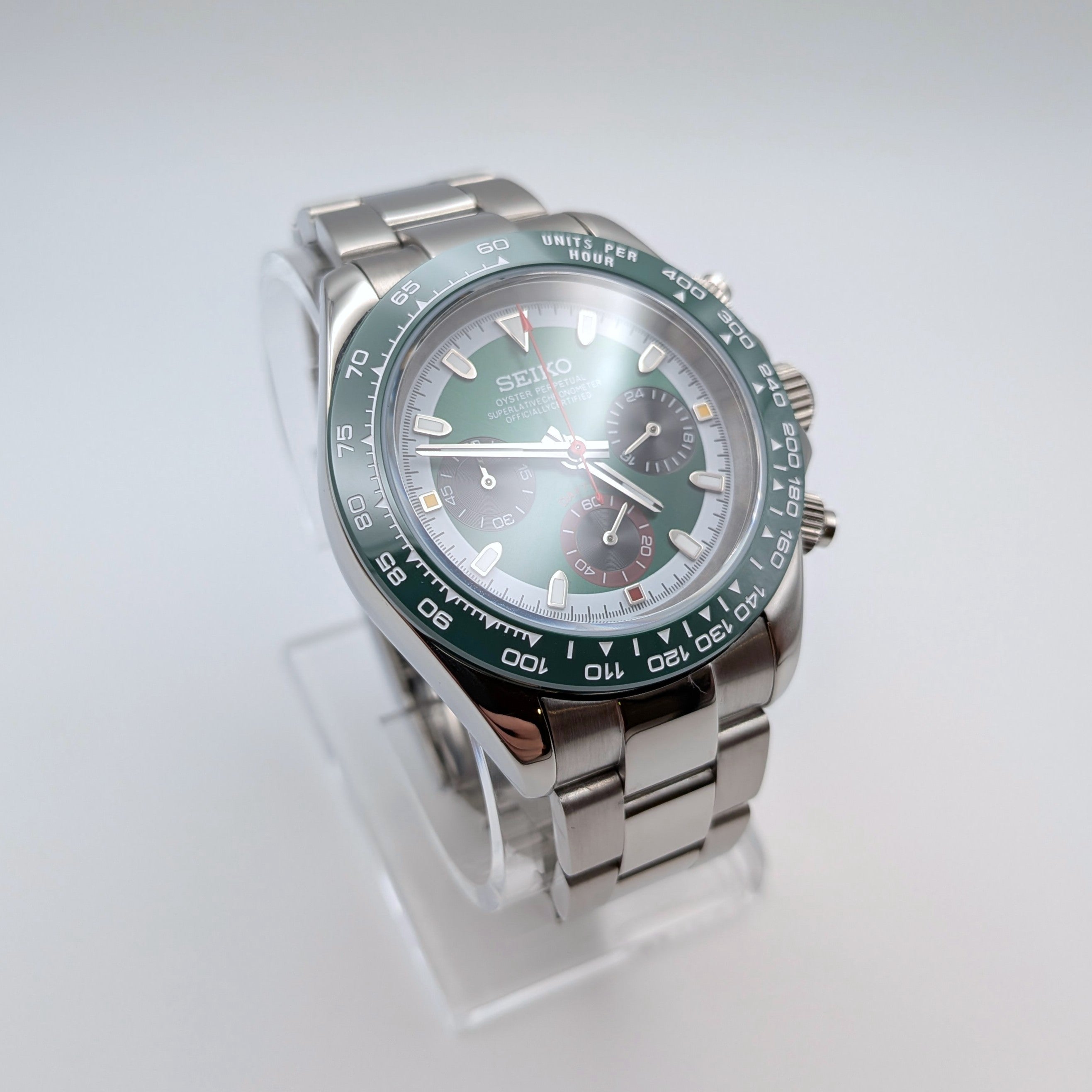 Green Dial & Green Bezel | Oyster Bracelet | Seiko VK63 Movement