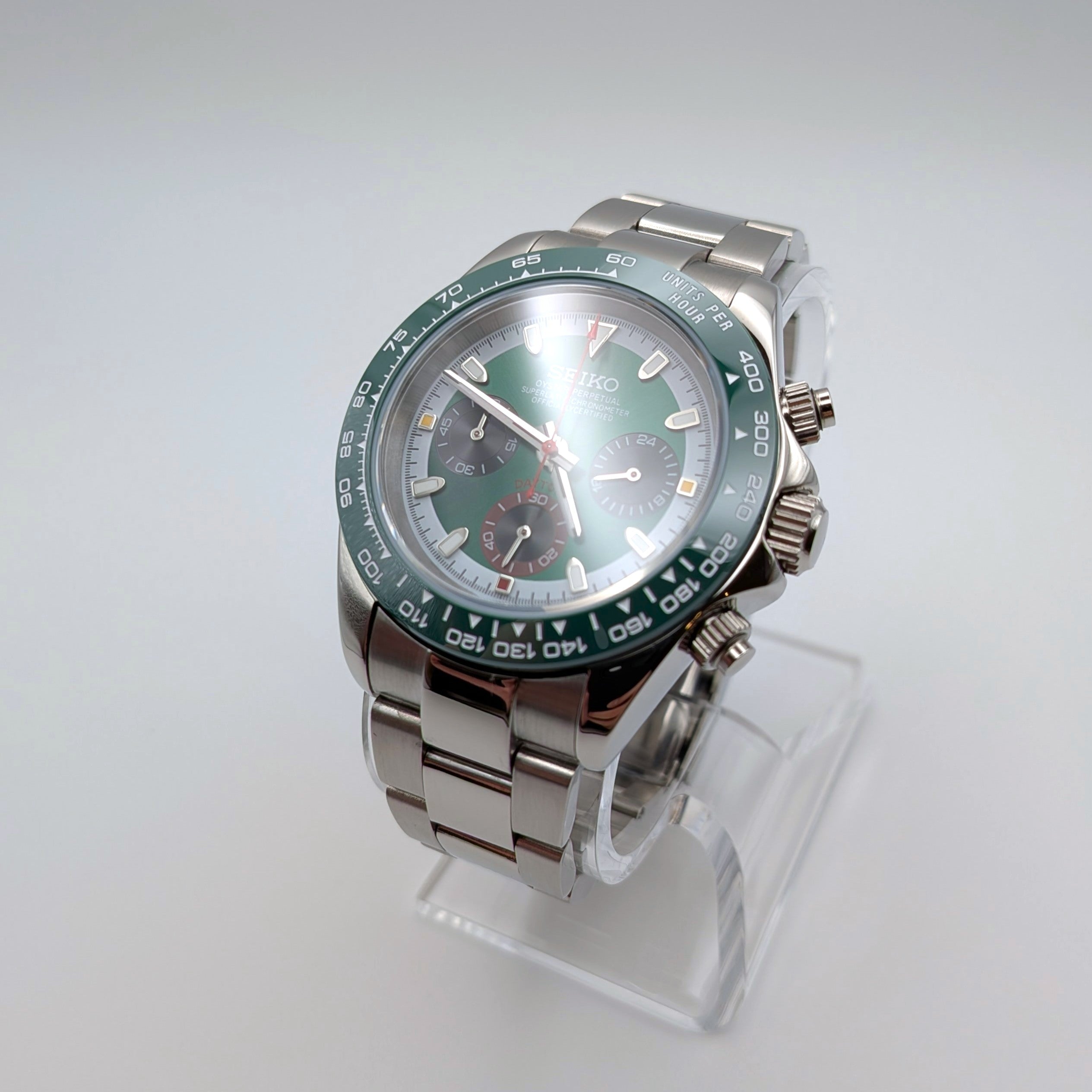 Green Dial & Green Bezel | Oyster Bracelet | Seiko VK63 Movement