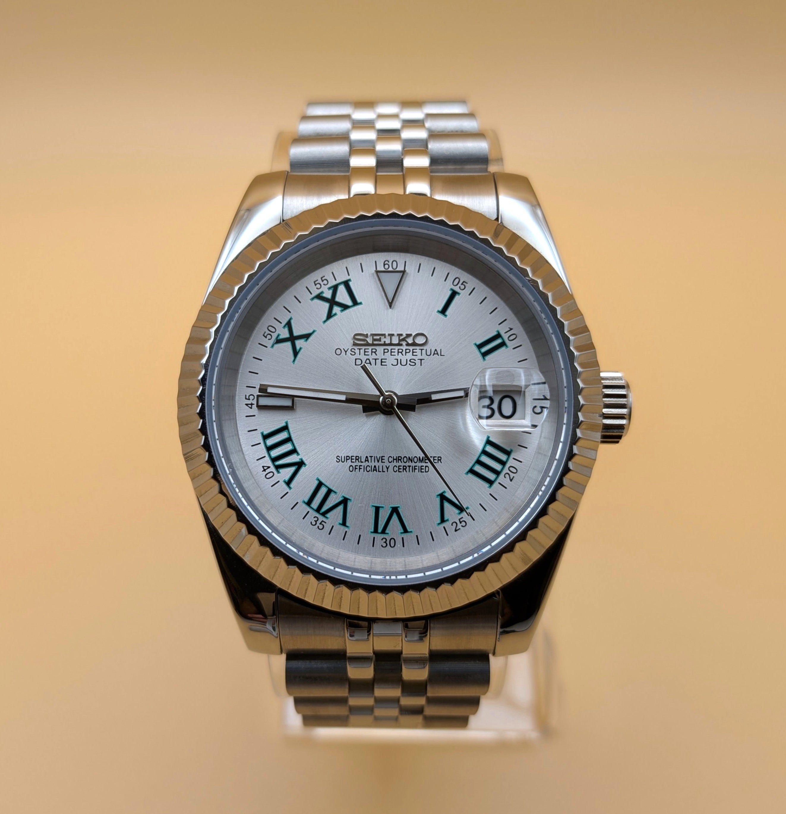 Silver Dial & Silver Fluted Bezel | Jubilee Bracelet | Seiko NH35A Automatic