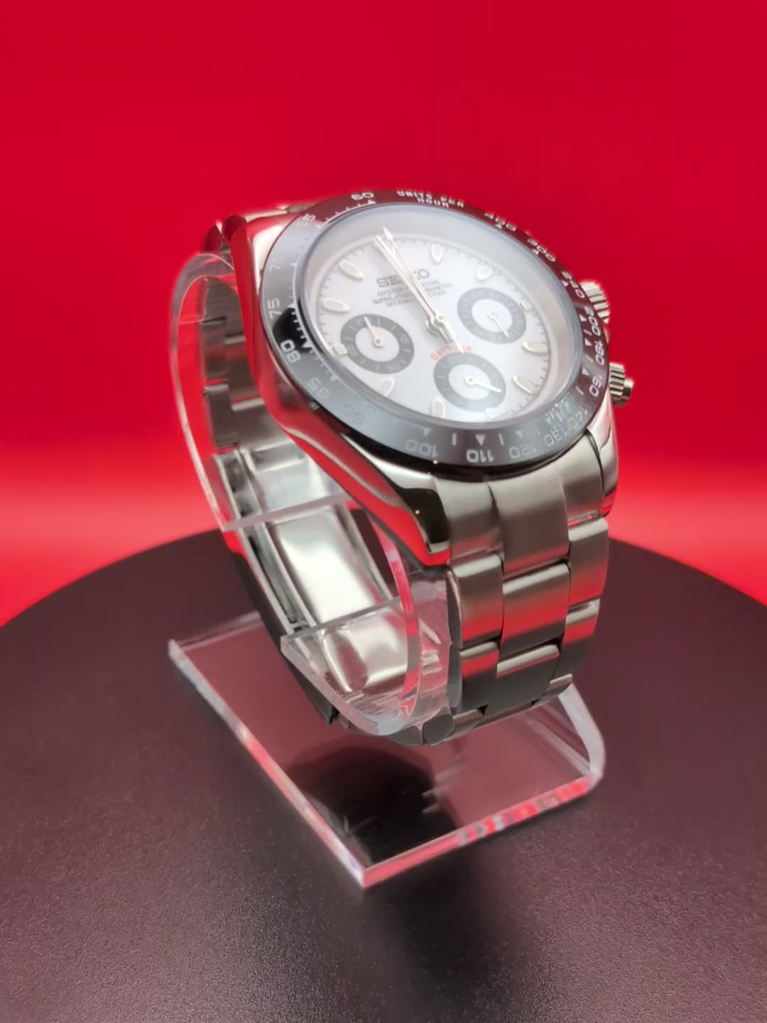 White Dial & Black Bezel | Oyster Bracelet | Seiko VK63 Movement